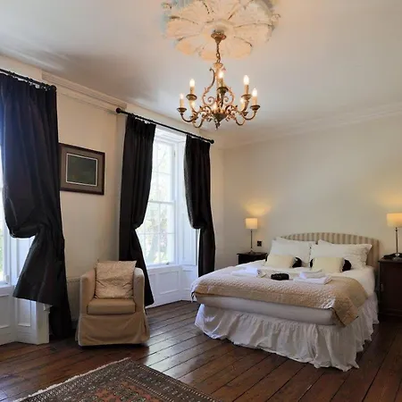Casa de Férias Grand Georgian With Period Charm 3 Bed Dublin