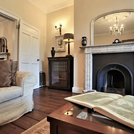 Dom wakacyjny Grand Georgian With Period Charm 3 Bed *
